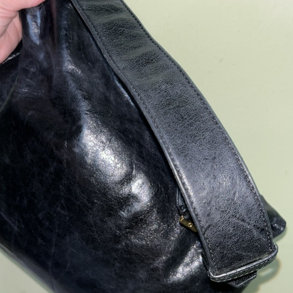 Tory Burch Dena Glazed Leather Hobo Black - Picture 5 of 11